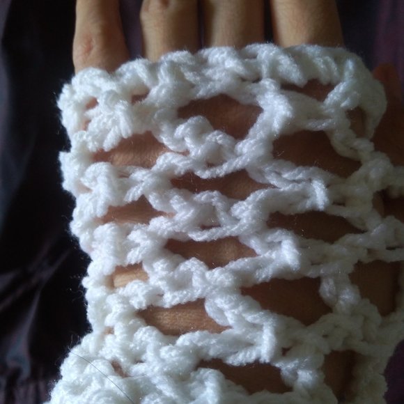 Victorian gloves - AKA Spiderellas - Picture 3 of 9